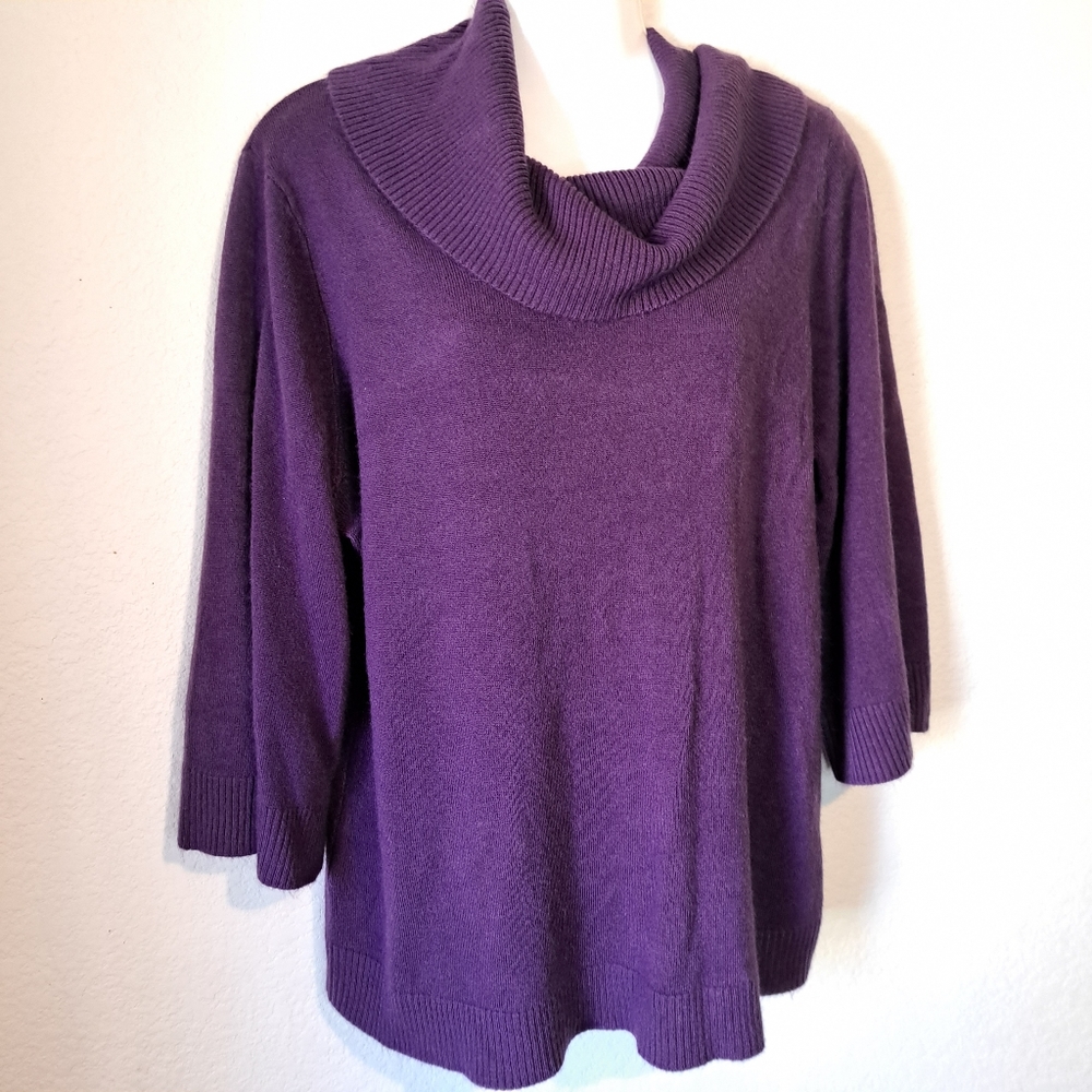 Designer Originals purple turtleneck 3/4 trumpet sleeve Xlarge